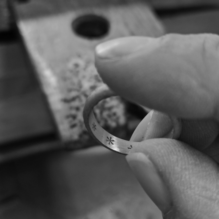 Fedi-Nuziali-oro-18-kt-Neve-Maddalena-Germano