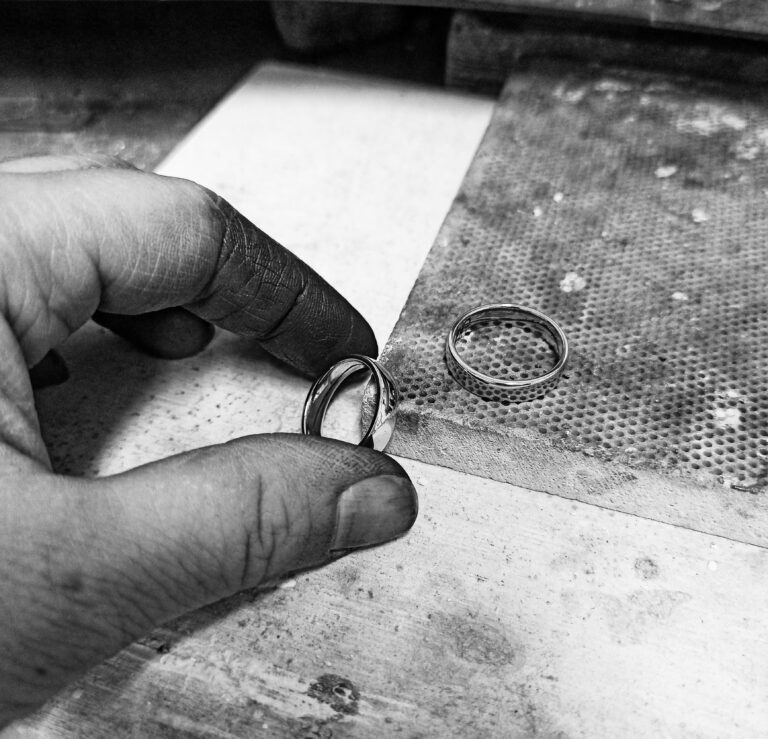 Fedi Nuziali oro 18 kt tema musica - Maddalena Germano